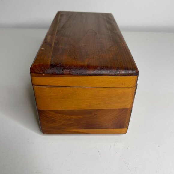 Lane Cedar Keepsake Cedar Box Keyhole McEwen Furniture Co. Altavista VA No Key - Picture 6 of 9